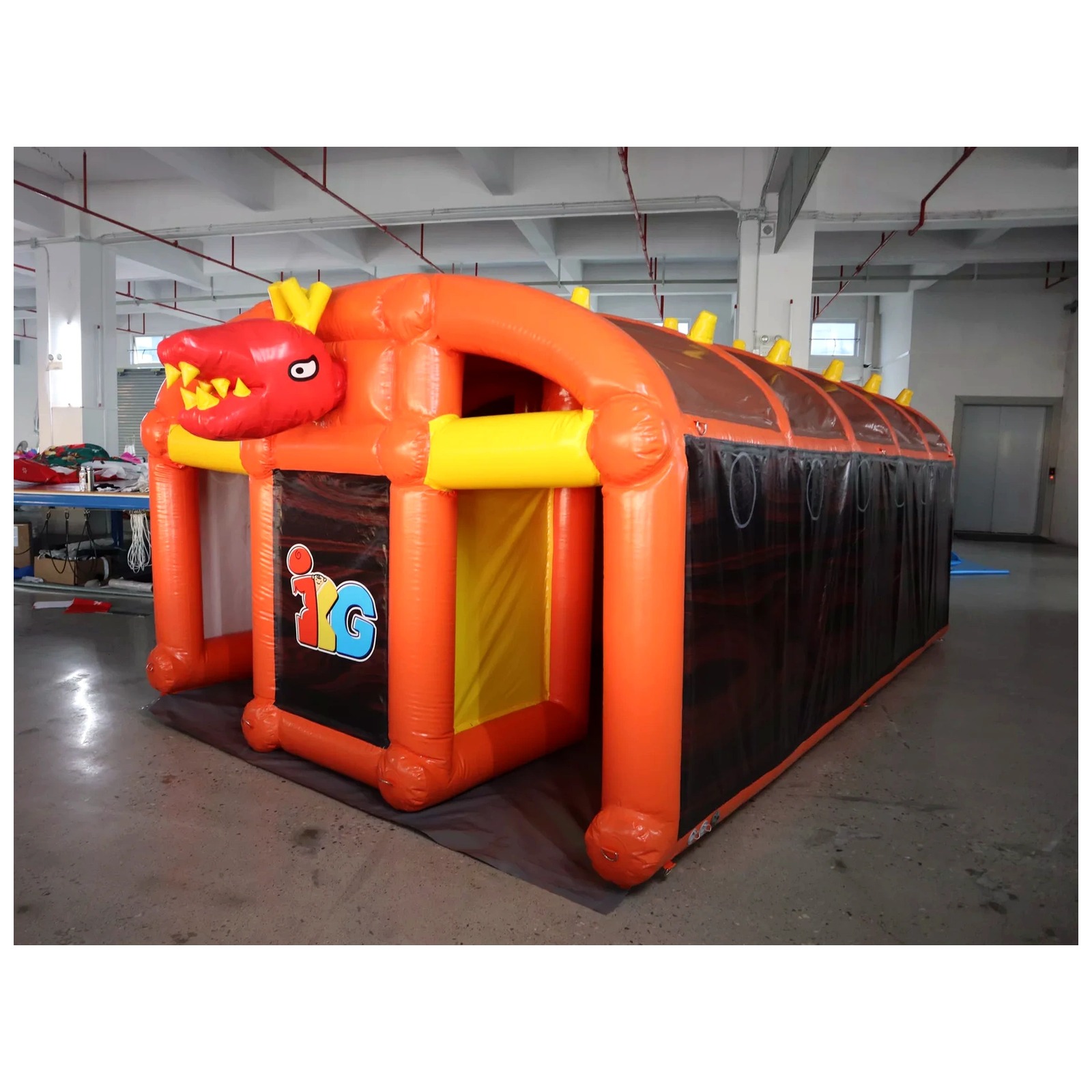 Large Orange Inflatable Maze 3 - Outdoor Adventure Rentals 评论和价格